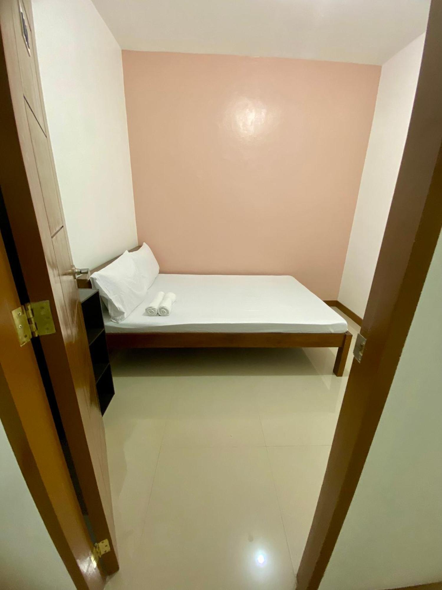 Mybed Dormitory Cebu Buitenkant foto